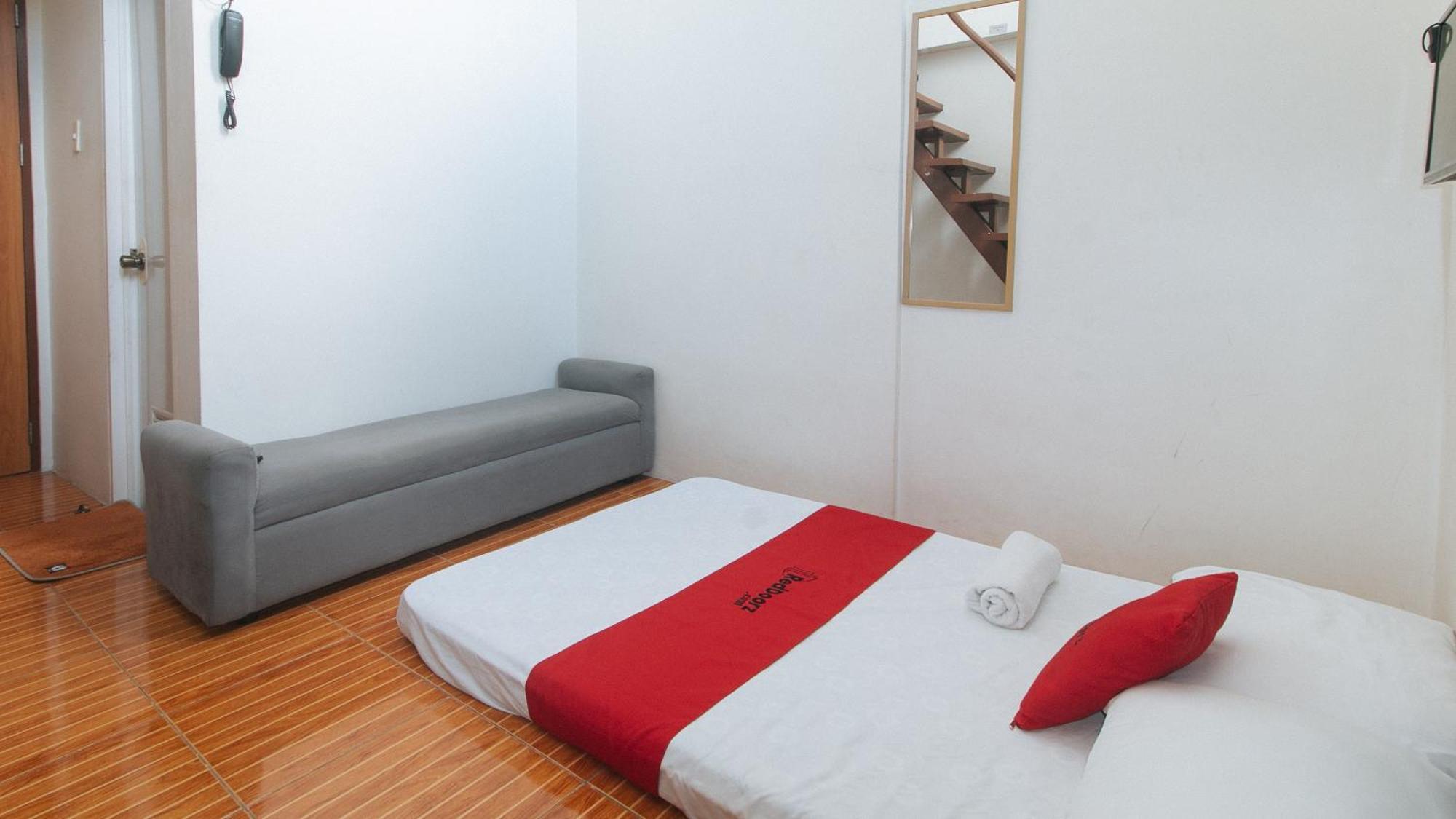 Reddoorz At Goldentown Hotel Davao City エクステリア 写真