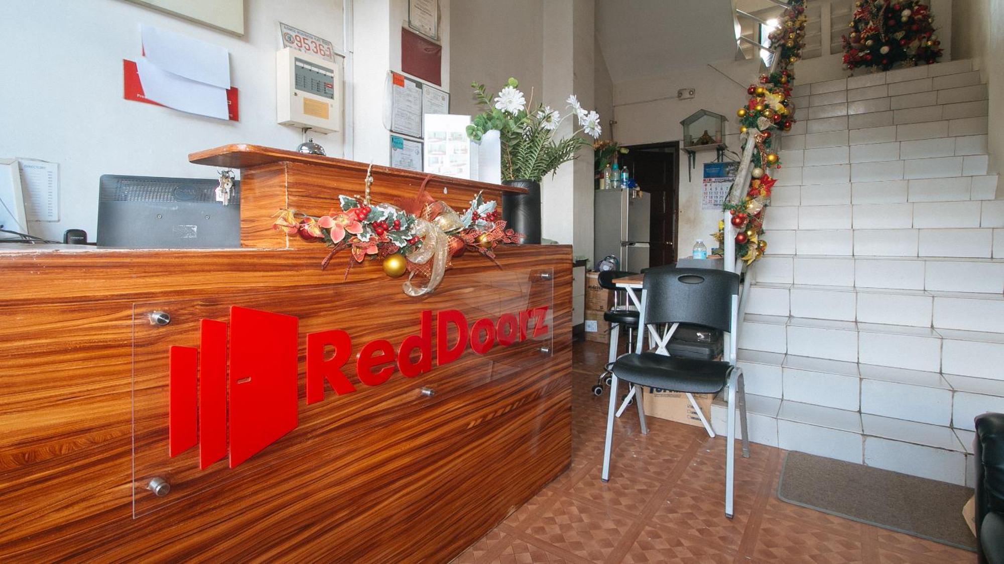 Reddoorz At Goldentown Hotel Davao City エクステリア 写真